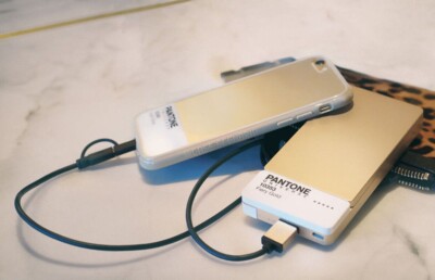 Pantone Universe Case Scenario+ Power Bank Set Metallic Gold Cover iPhone 6 Plus