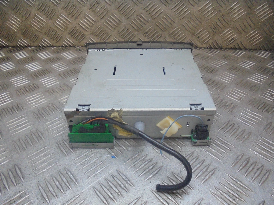 RENAULT MEGANE 2006 MK2 1.6 PETROL CD CHANGER 8200505121-A - Image 2 of 3