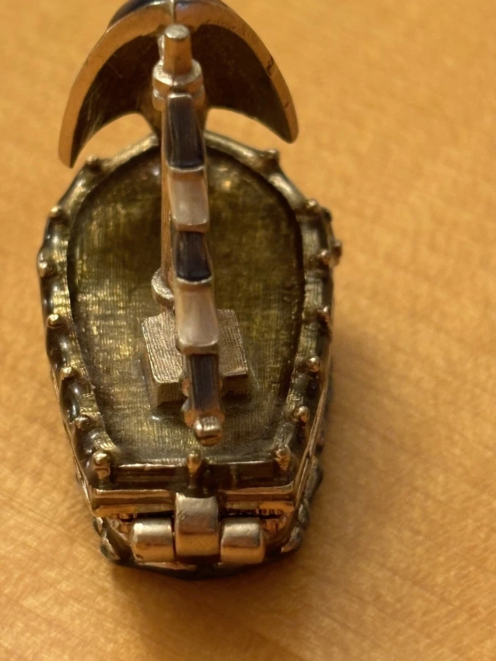 Monet Gold And Green Sailboat Collectible Enamel Keepsake Trinket Box. - Image 4 of 4