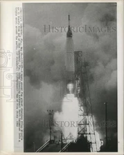1962 Press Photo Atlas Rocket of Astronaut Walter Schirra Launch Cape Canaveral