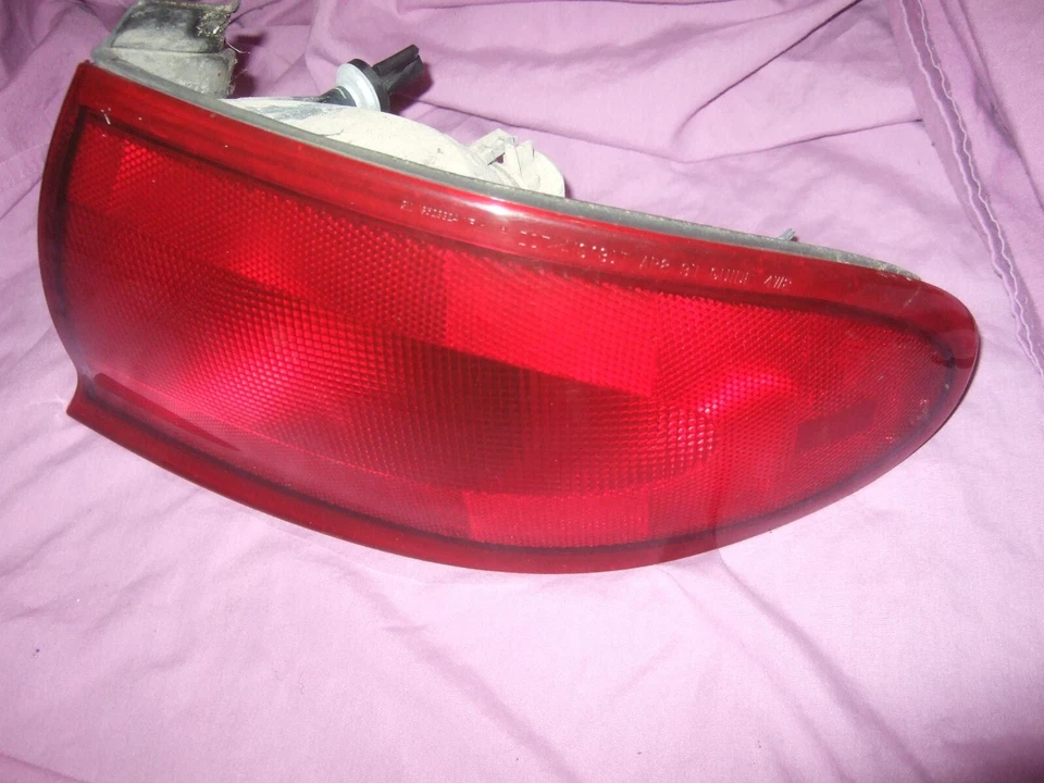 97 - 04 Buick Regal Right Outer Tail Light RH 16523324 OEM Used #1613 - Image 3 of 4