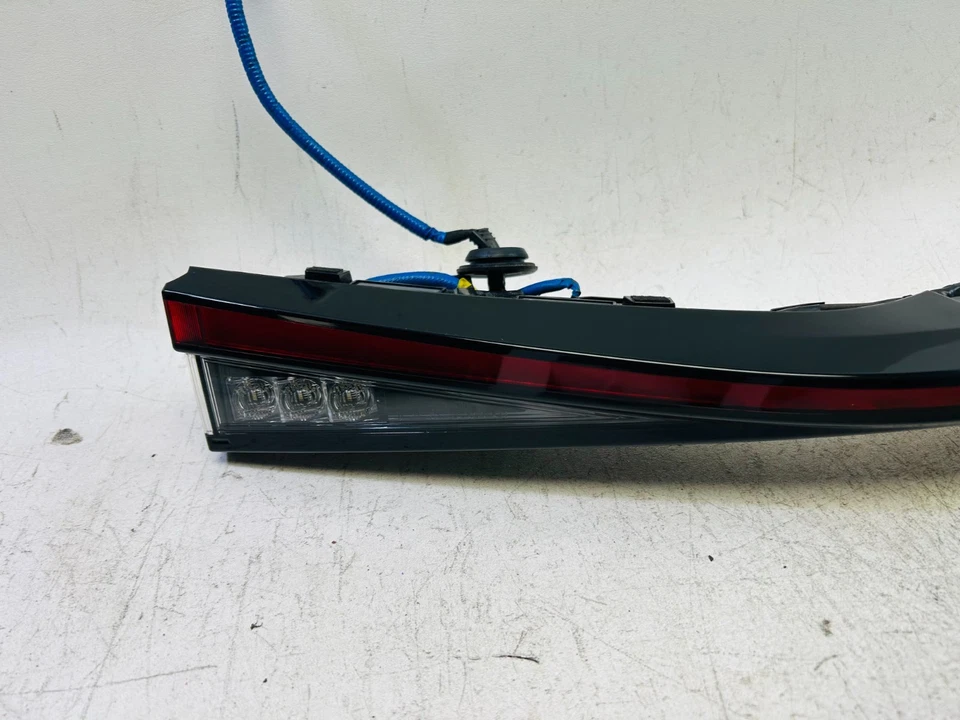 2021 - 2023 雷克萨斯 IS300 IS350 LED 中心尾灯 #81580-53190 原始设备制造商 S907 — 第 2/4 张图片