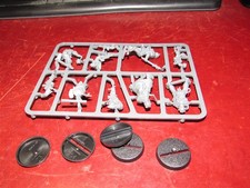 Warhammer 40k: Chaos: Cultists x5 on Sprue c