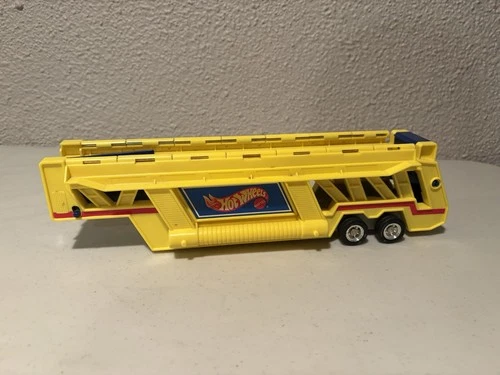 Vintage 1986 Hot Wheels Trailer Transporter Car Hauler Carrying Case Trailer