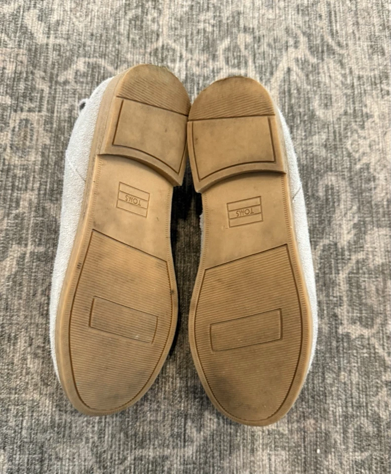 Zapatos Tom’s Niñas Talla Y2 Usados en Excelente Condición Beige Gamuza Ver Imágenes Foto 3 de 4