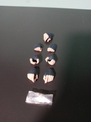 Hot Toys Star Wars TMS111 Sabine Wren Set of 7 Hands + 2 hand joint attachments