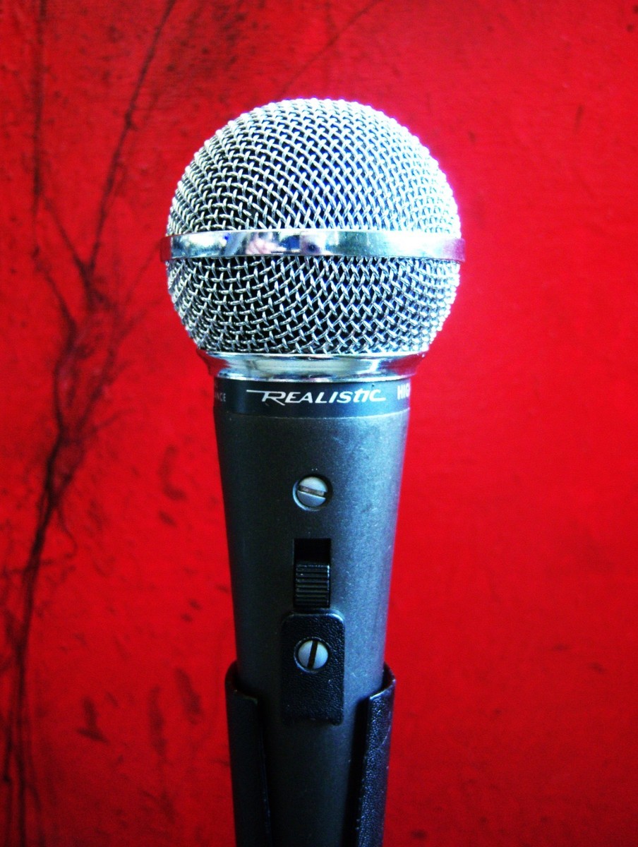 Vintage 1980's Realistic Highball / Shure SM58 dynamic microphone