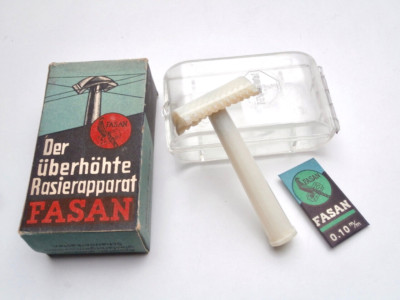 FASAN Rasierer Schrägschnitt Solingen Slant DE Cream Razor WW2Transp plastic Box
