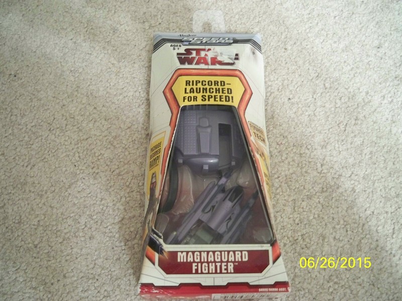 BRAND NEW! COLLECTOR'S STAR WARS MAGNAGUARD FIGHTER!