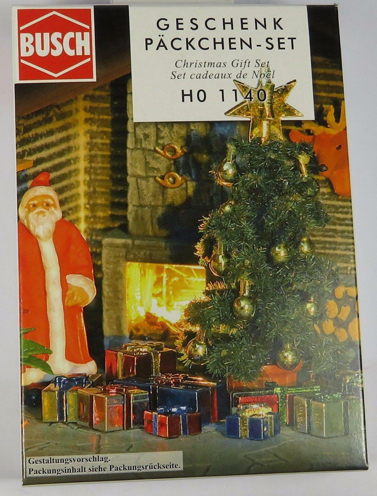OO / HO Gauge BUSCH 1140 Christmas Tree With Presents Kit - Model Scenery