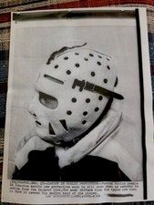 EDDIE JOHNSTON 1968 RARE GOALIE MASK PHOTO NHL HOCKEY BOSTON BRUINS AHL OHA WHA