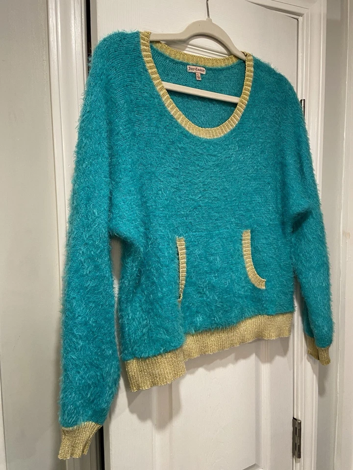Suéter Juicy Couture Tejido Turquesa Suave Difuso Borde Metálico Dorado Talla L Foto 3 de 4