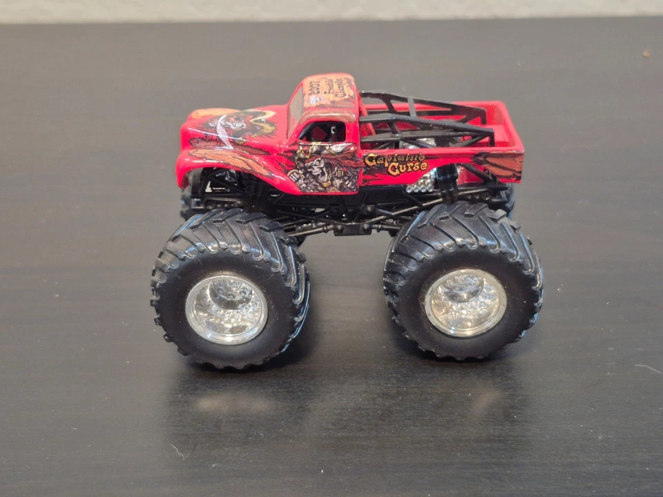 Hot Wheels Monster Jam Captain’s Curse 2007 Freestyle Champion Red Chrome 1:64 - Image 3 of 4