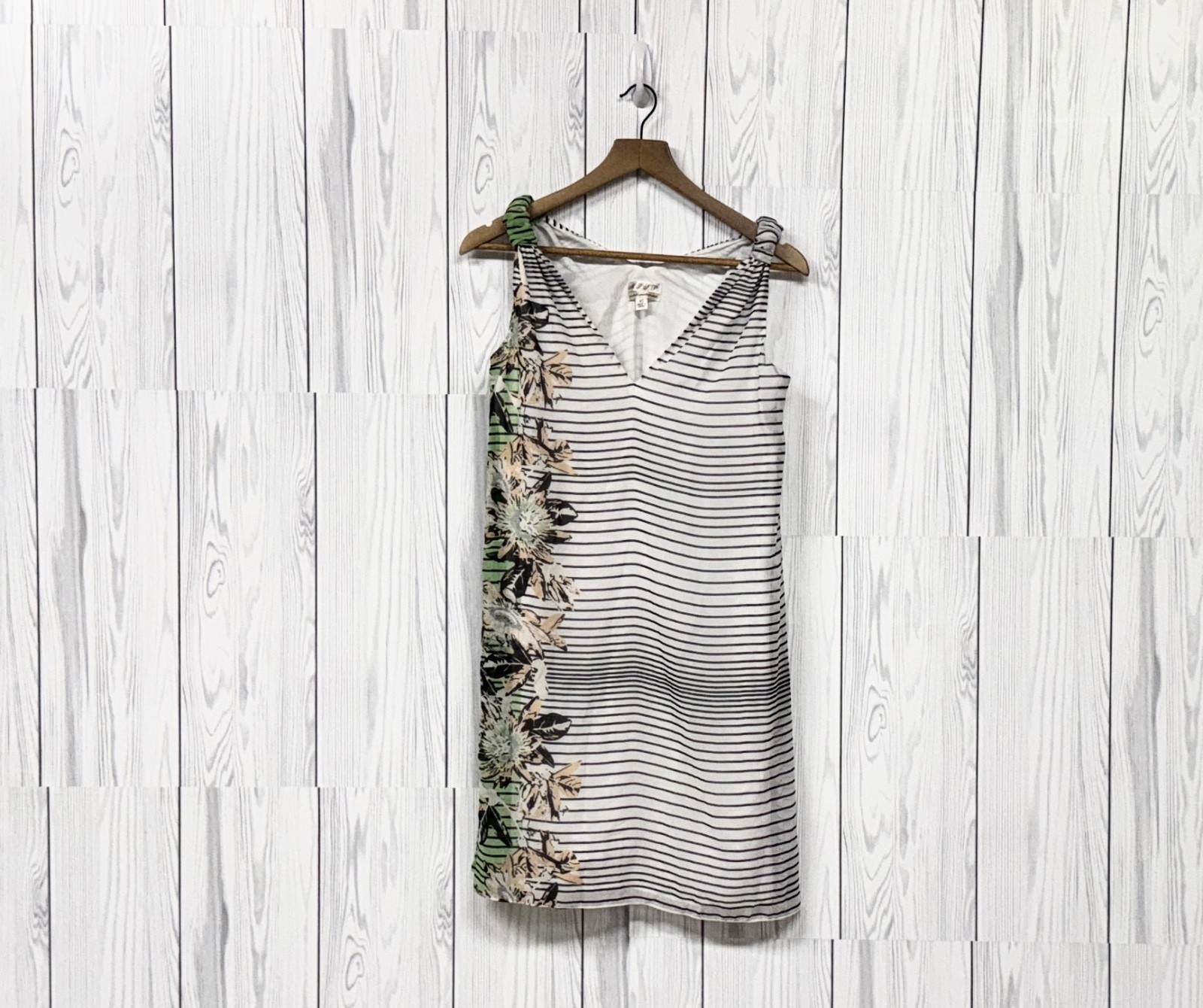Max Studio dress womens size extra small sleeveless white patterned short length