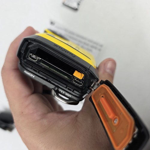 Fujifilm Finepix XP130 16MP Waterproof Digital Camera Powers On Parts Or Repair - Picture 13 of 14