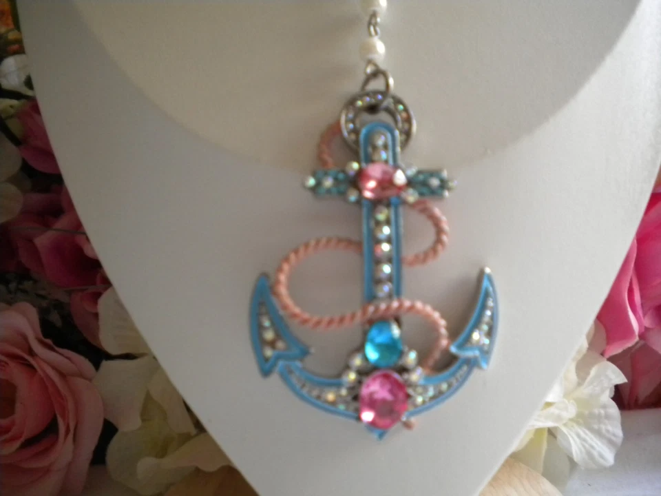 BETSEY JOHNSON BEAUTIFUL CRYSTAL AND RHINESTONE INLAY BLUE ANCHOR LONG NECKLACE - Image 2 of 4