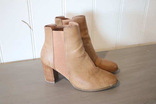 Size 10 Womens Tan Color Chelsea Block Heel Boots - Picture 5 of 6