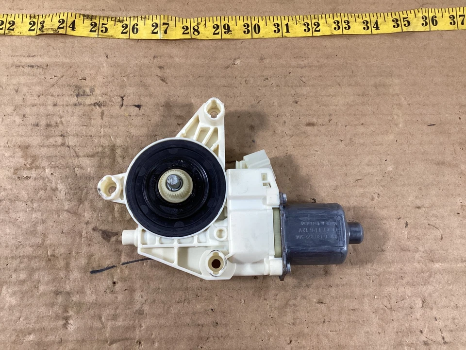 Motor regulador ventana trasera derecha Mercedes-Benz E350 2012-2014 A2048200642 OEM. Foto 2 de 4