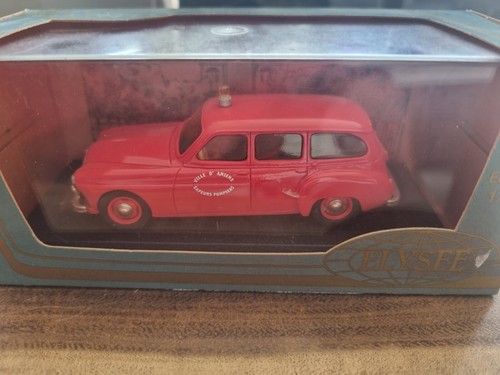 Renault 12 Break Pompiers Vic Sur Cere - Elysée Résine 1/43 - Occasion Très Bon état