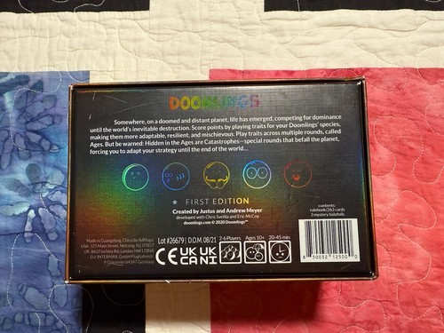 Doomlings Primera Edición Kickstarter Caja Dorada con Láminas Holo - Imagen 4 de 18