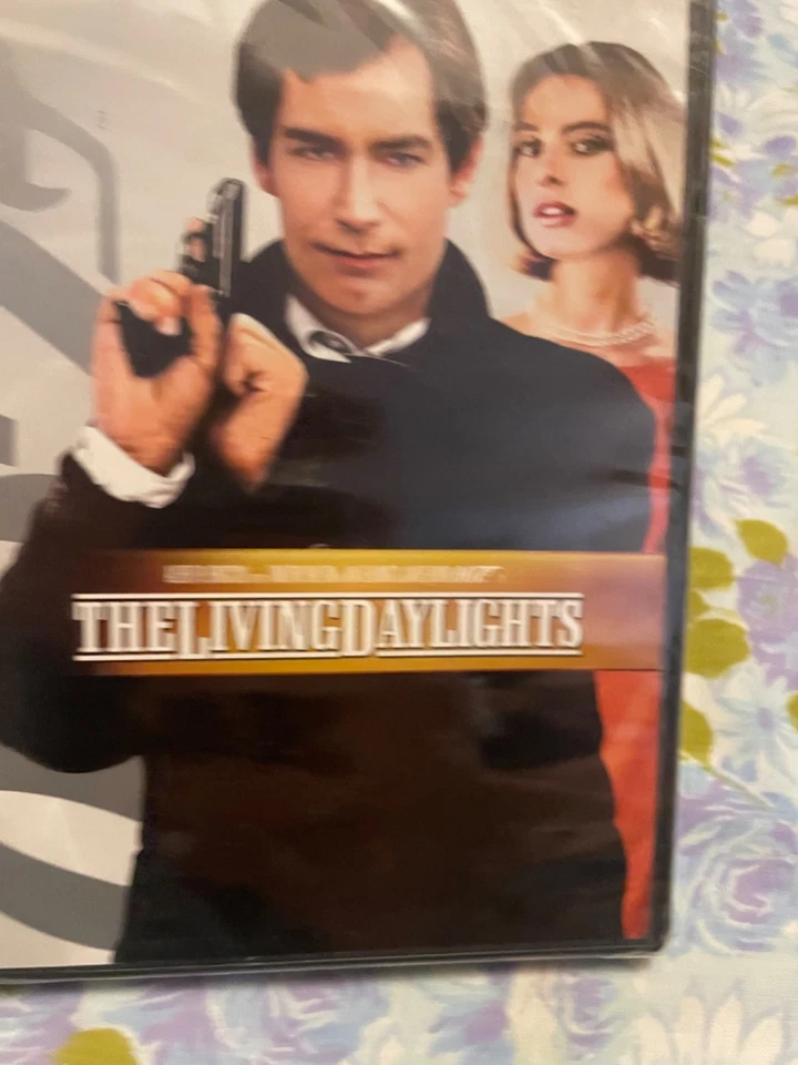 DVD James Bond 007 The Living Daylights BRAND NEW Timothy Dalton Ian Fleming Art Foto 2 de 4