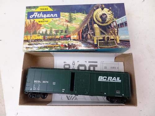 Acopladores de gancho Athearn HO BC Rail 50' vagón de carga de una sola puerta #5573 | Condition: Used