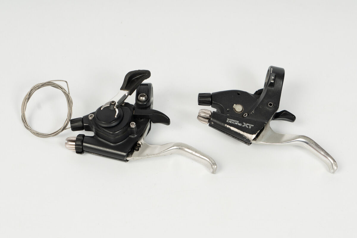 Shimano Deore XT ST-M739 Shift V-Brake Levers 3x8 Speed Shimano Deore XT ST-M739 Shift V-Brake Levers 3x8 Speed