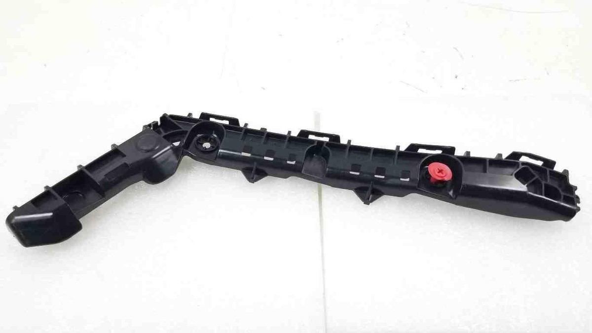 2020 - 2021 TOYOTA COROLLA REAR RIGHT BUMPER BRACKET PN: 52575