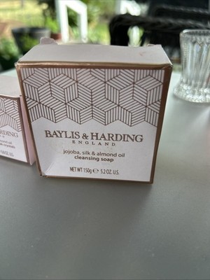 BAYLIS & HARDING Jojoba, Vanilla, & Almond Oil Set New