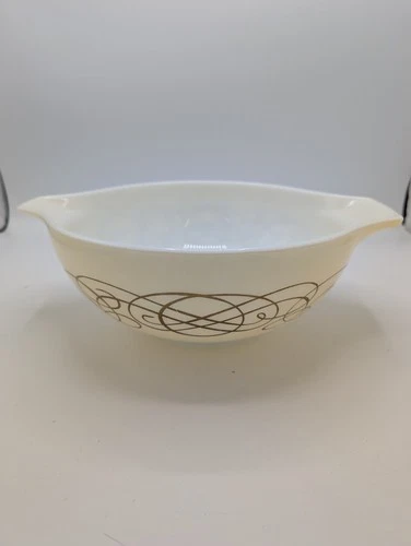 Vintage Pyrex #444 Golden Scroll 4 qt Cinderella Mixing Bowl