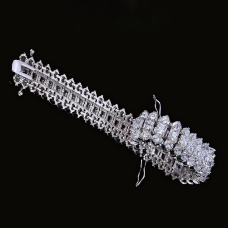 Brazalete de diamantes simulados de corte princesa de 33 quilates relleno de oro blanco de 18 quilates regalo nupcial Foto 4 de 4