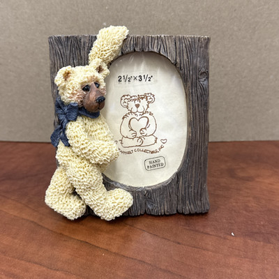 Shelly Bear - BEAR FRAME,  by Heartfelt Collectibles.