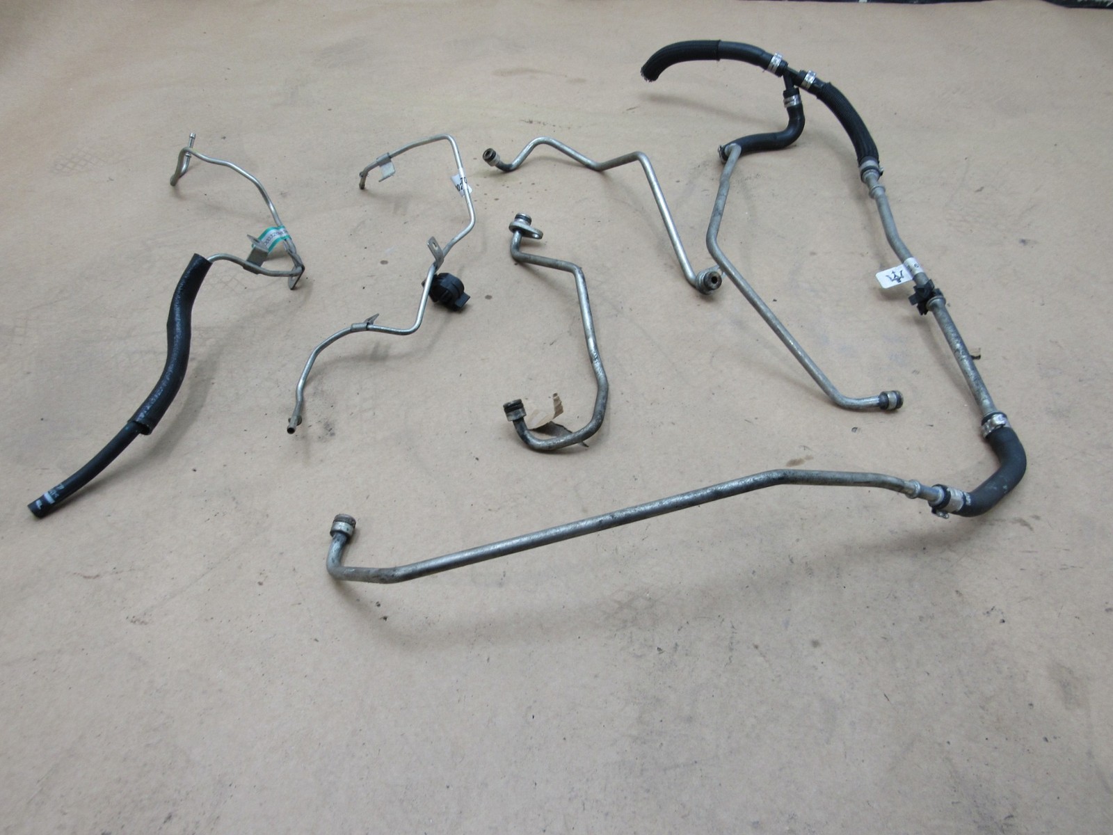 Maserati Levante 2018 Engine Turbo Coolant Hose Pipe Line Tube Set 16-24 ;#4