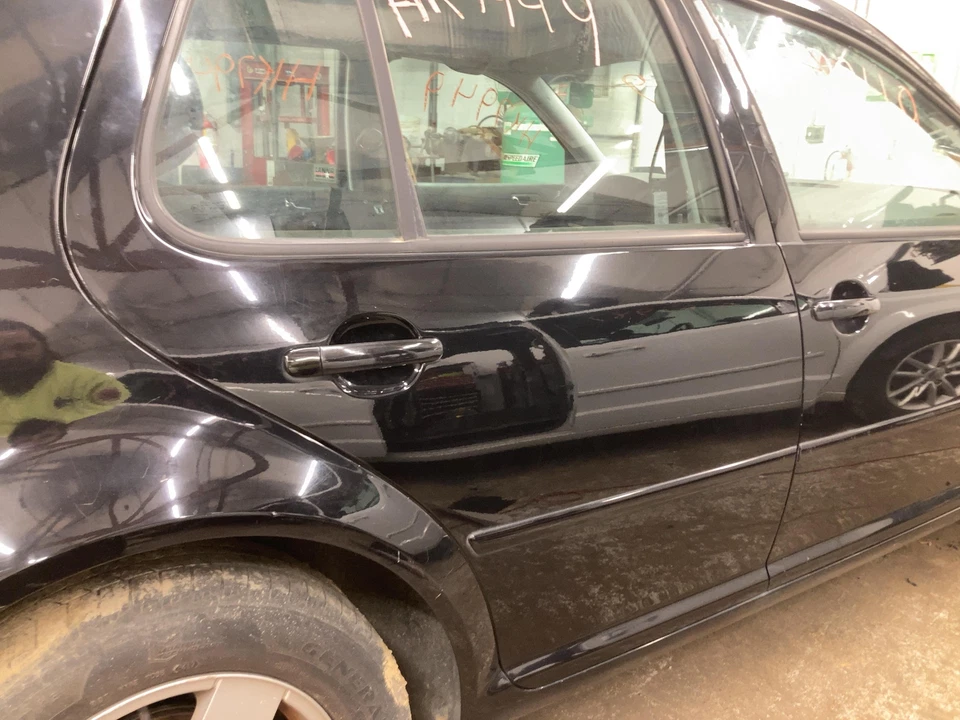 (LOCAL PICKUP ONLY) 99-11 Volkswagen GOLF Rear Door Right Foto 3 de 4