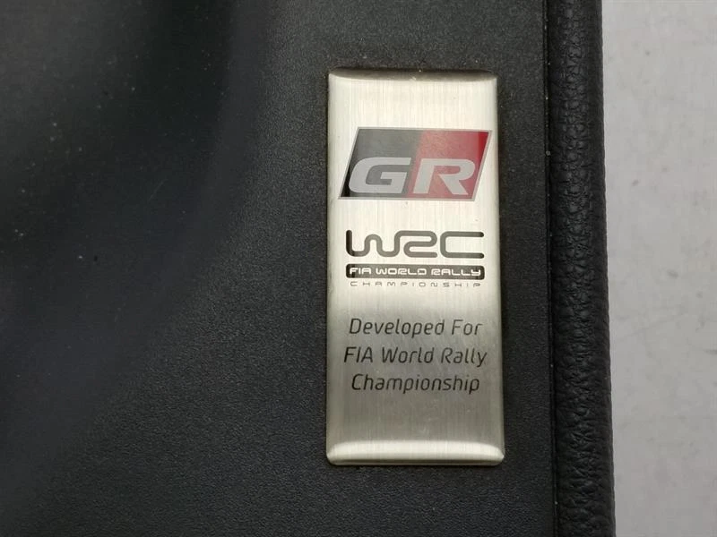 Portavasos Toyota Yaris 2021 consola central 58805K0010 Foto 4 de 4