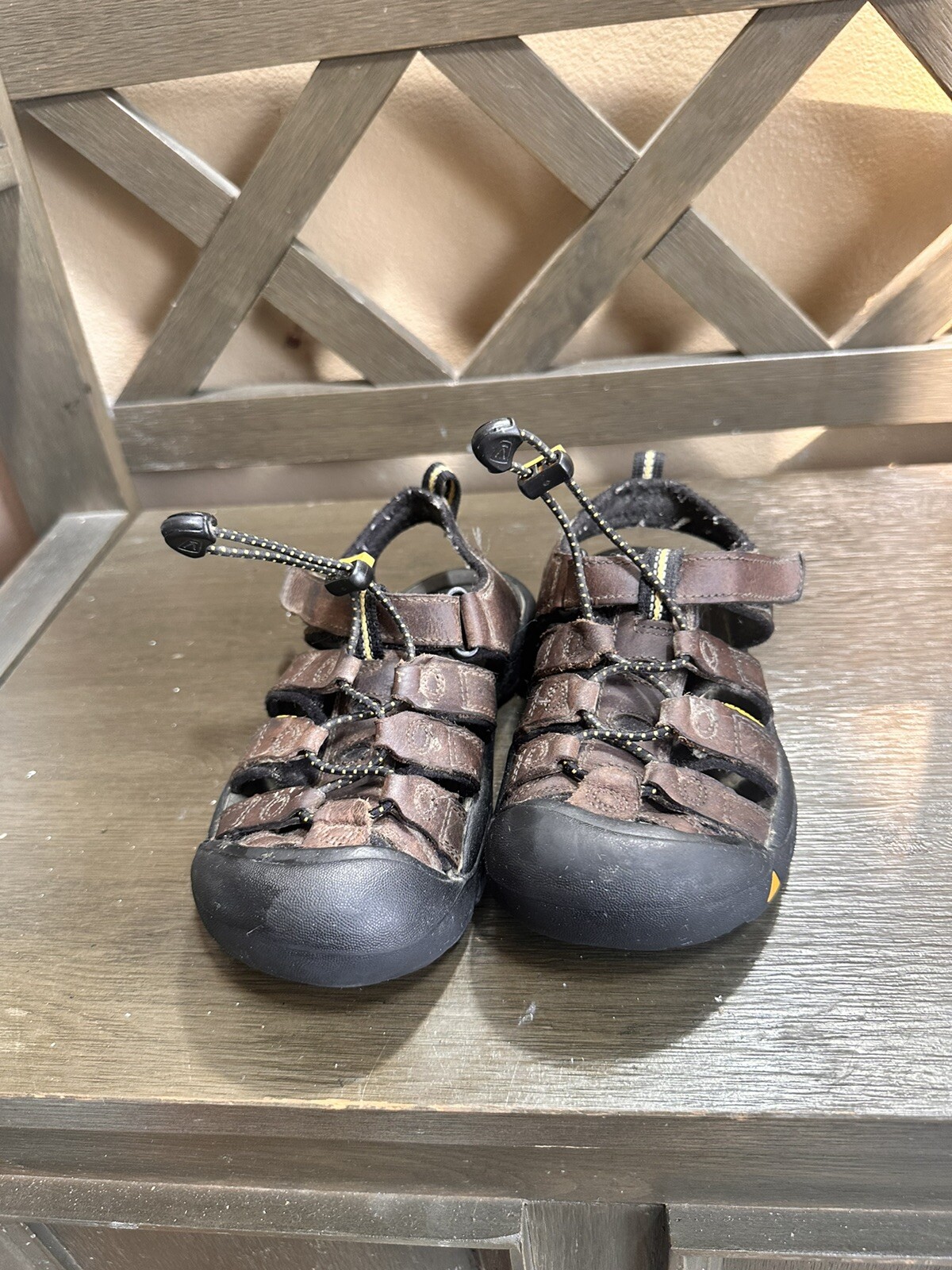 Keen Kids 2 sandali impermeabili Newport scarpe punta chiusa premium facili da indossare