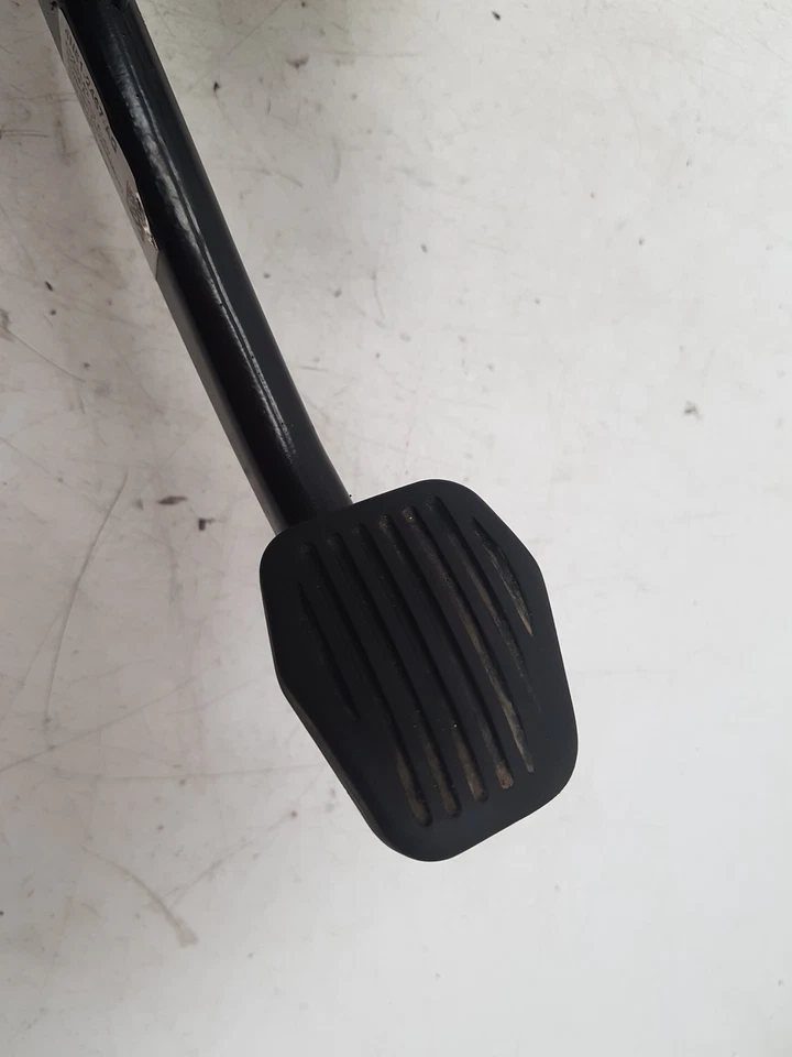 VOLVO C70 S E4 4 DOHC BRAKE PEDAL 8623142 2008-2009 - Изображение 2 из 4