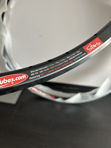 NUEVO Llanta 26" Stan's NoTubes ZTR Flow Disc 32H Negro NUEVO - Imagen 4 de 6