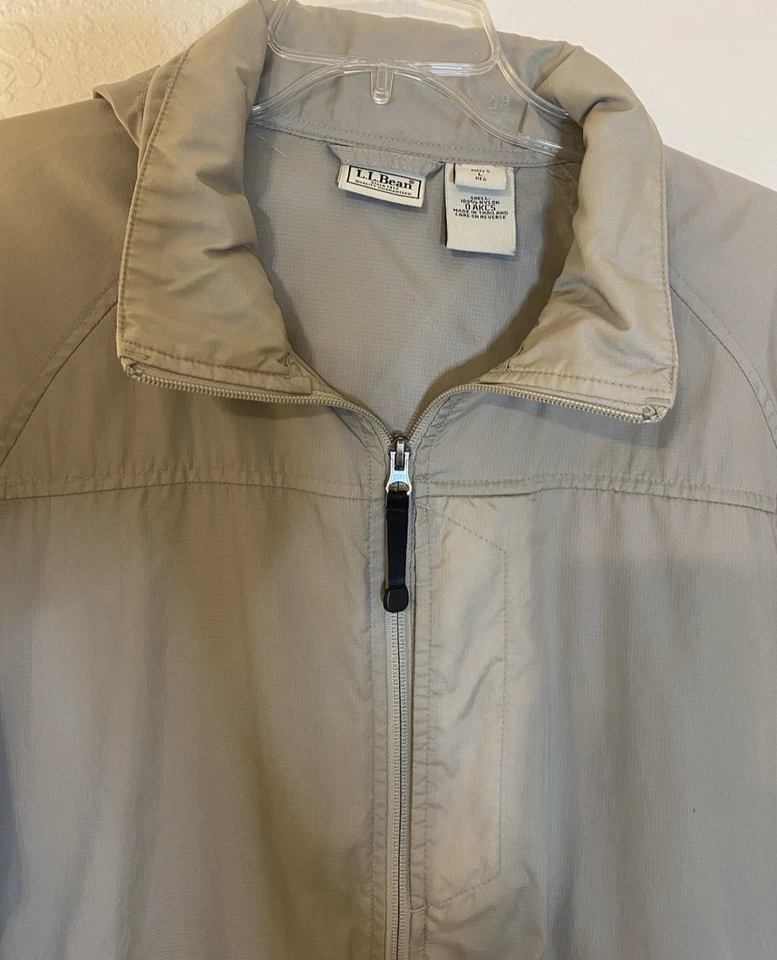 LL Bean Men's Nylon Stowaway Pocket Hooded Jacket Windbreaker Large Outdoor Dad - Image 4 of 4