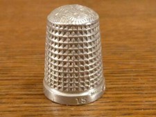 A nice Antique size 13 Henry Griffith Thimble Hallmarked silver Birmingham 1906