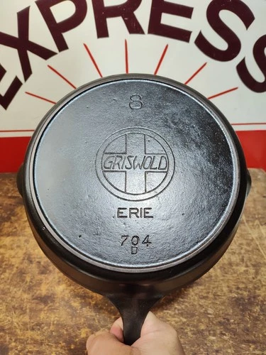 "Fully Restored" GRISWOLD #8 CAST IRON SKILLET  Slant Logo Seasoned Flat