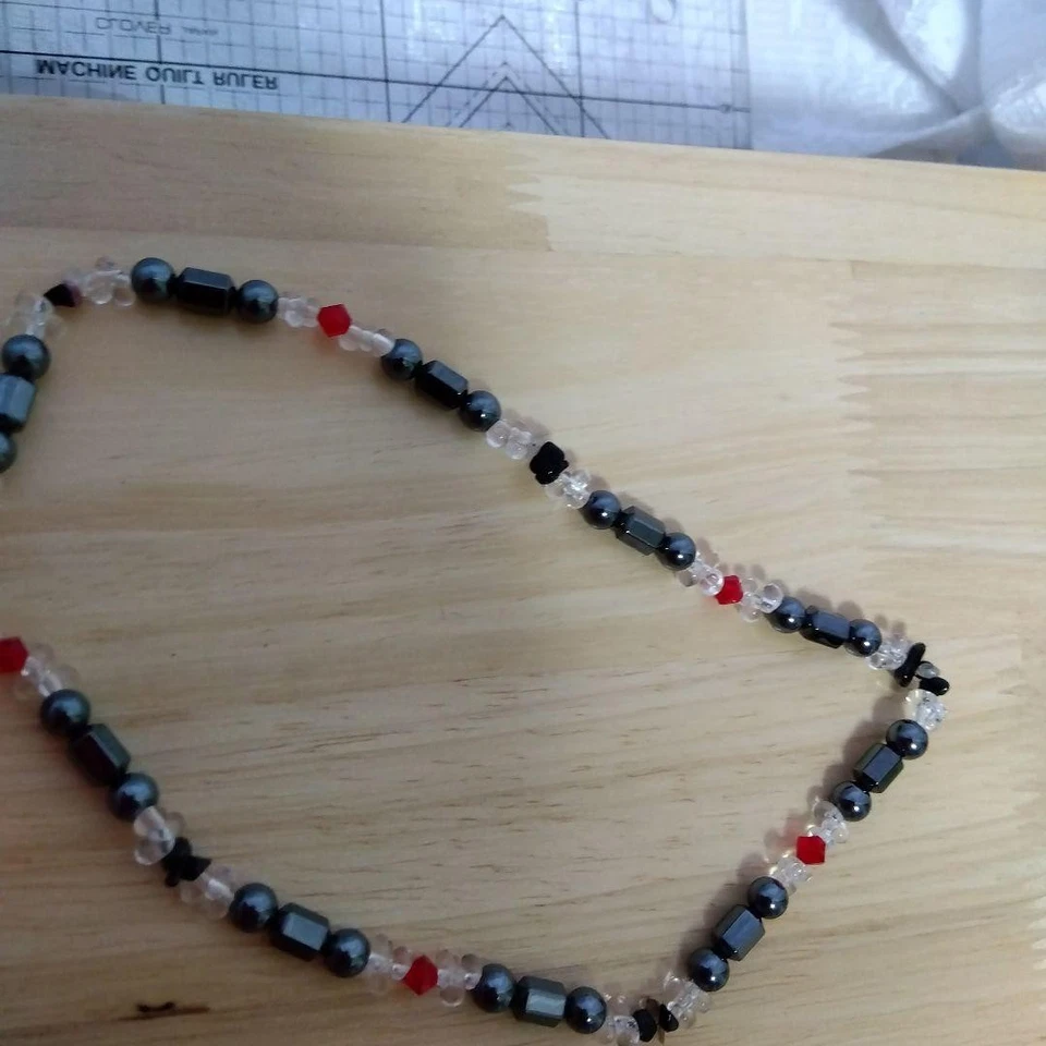 Collar de cuentas hecho a mano negro rojo cristal transparente Swarovski hematita 54 cm joyería Foto 2 de 3