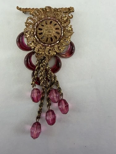 New ListingVintage Miriam Haskell Gold Tone Brooch Pin, Pink Beads. Beautiful Brooch