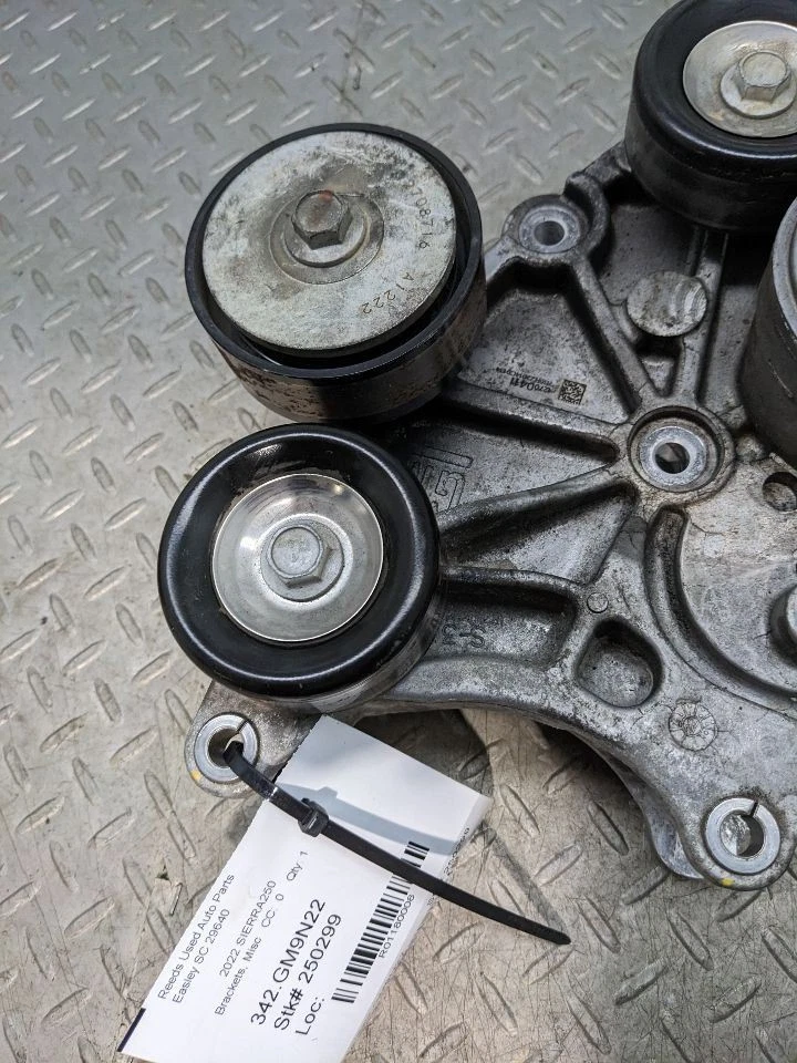 Sierra 2500 3500HD 2017-19 Duramax diésel 6,6 L L5P soporte alternador 1180008 Foto 2 de 4