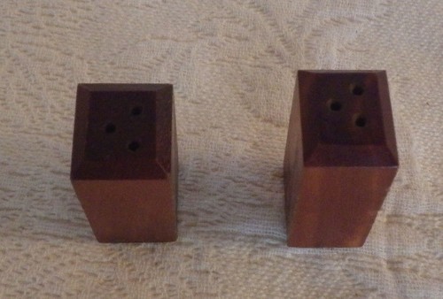 Juego de agitadores de sal de pimienta agitador madera monte Shasta California 1,5" de alto - Imagen 2 de 3