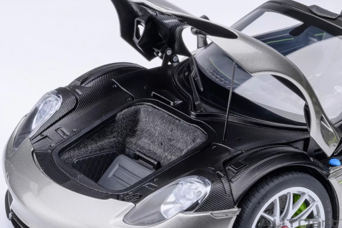 1/18 Porsche 918 Spyder Weissach Pkg Liquid Metal Silver Model By