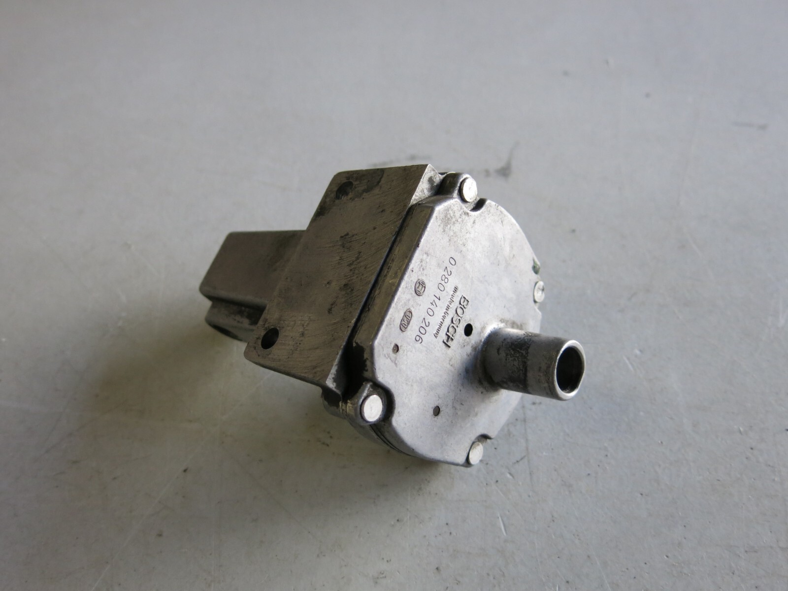 BOSCH Auxiliary Air Valve Regulator Porsche 911S/Rolls Royce (0280140206)