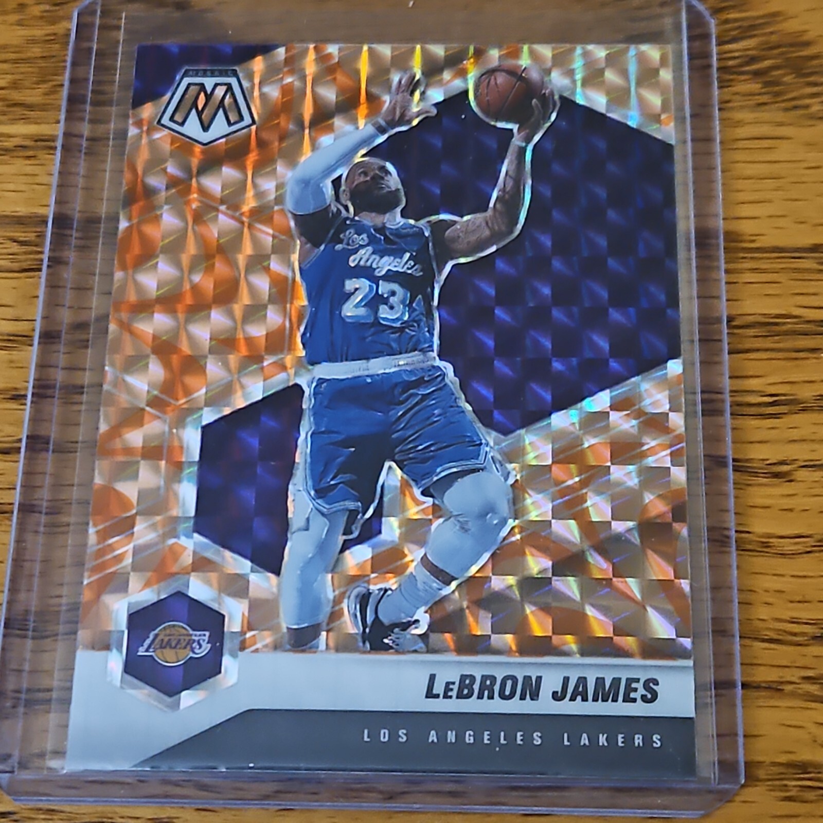 Lebron James 2020-21 Panini Mosaic Orange Reactive Prizm #81