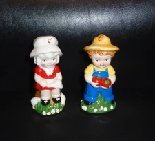 CAMPBELL'S SOUP FARMER KIDS CERAMIC SALT & PEPPER SHAKERS