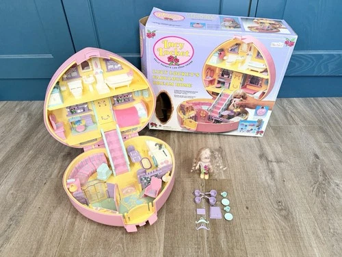 1992 Bluebird Lucy Locket Play N Carry Dream House Play set Polly Pocket Heart